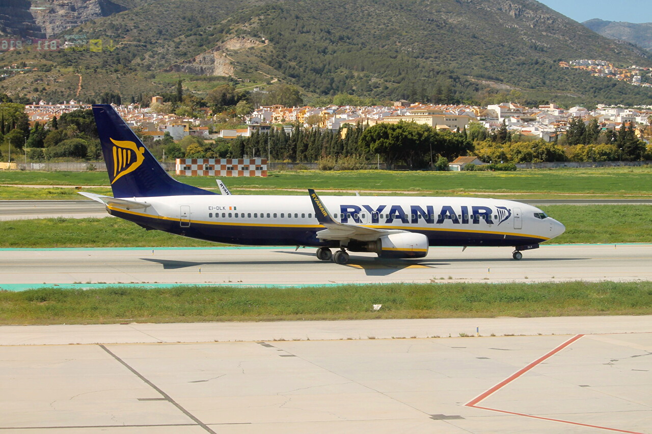 Malaga-Costa del Sol airport. Rynair Boeing-737 EI-DAL
