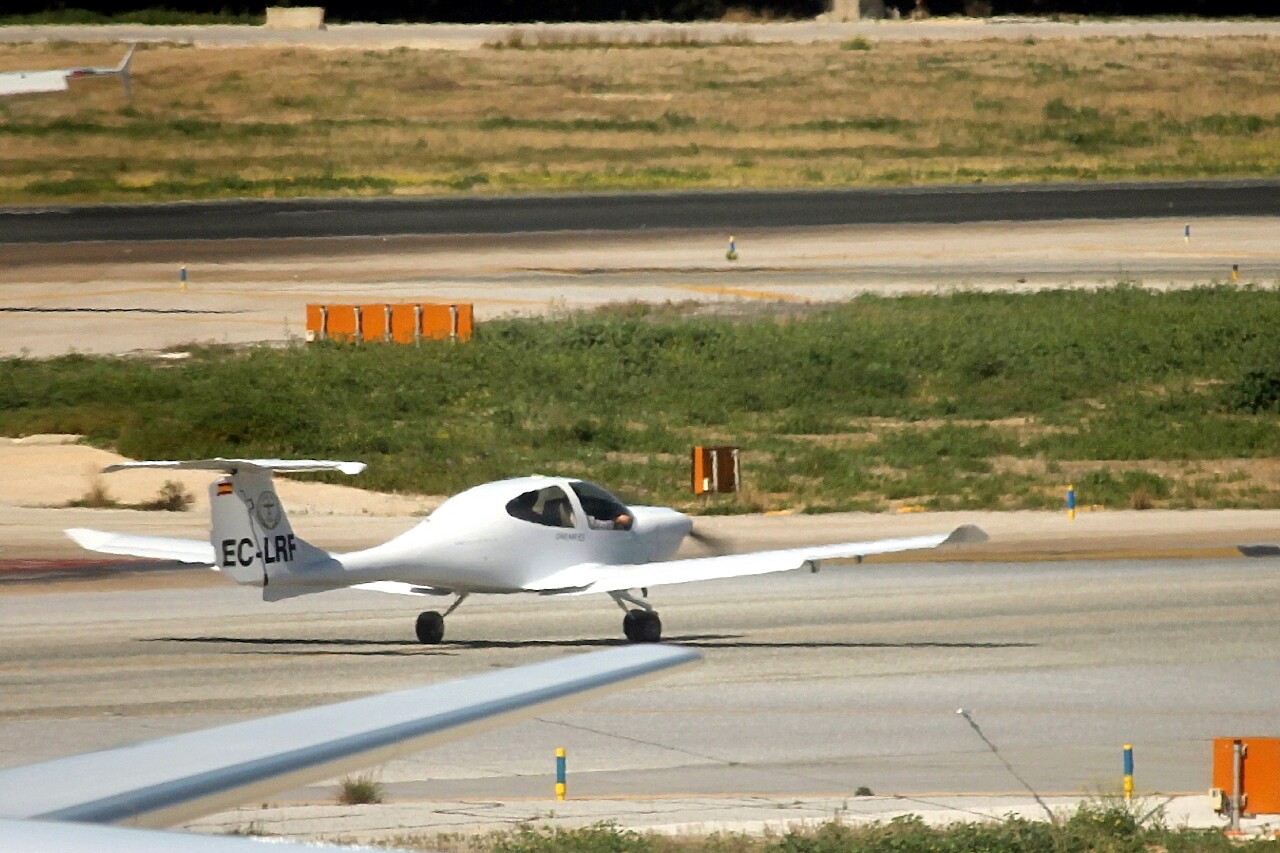 Malaga-Costa del Sol airport. Diamond DA40 EC-LRF