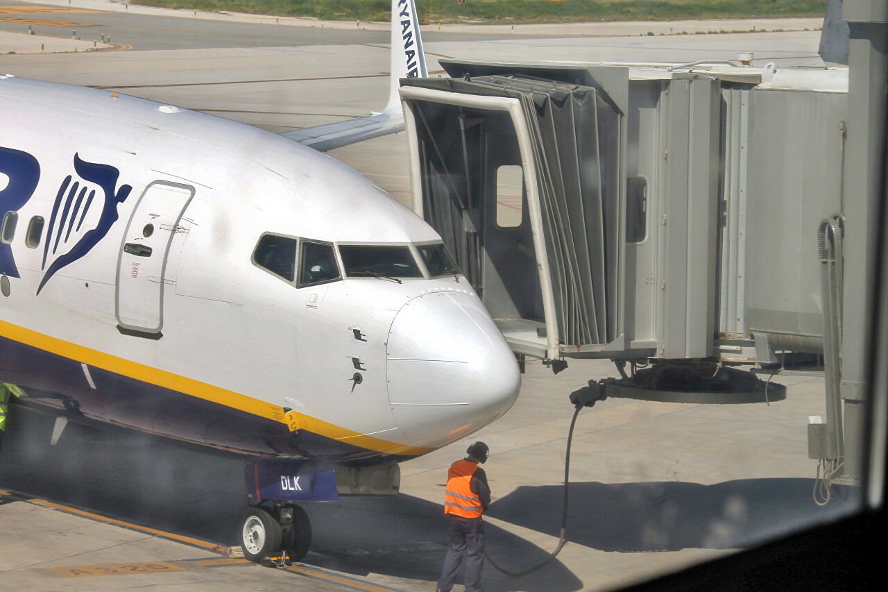 Аэропорт Малага-Коста-дель-Соль. Rynair Boeing-737 EI-DLK