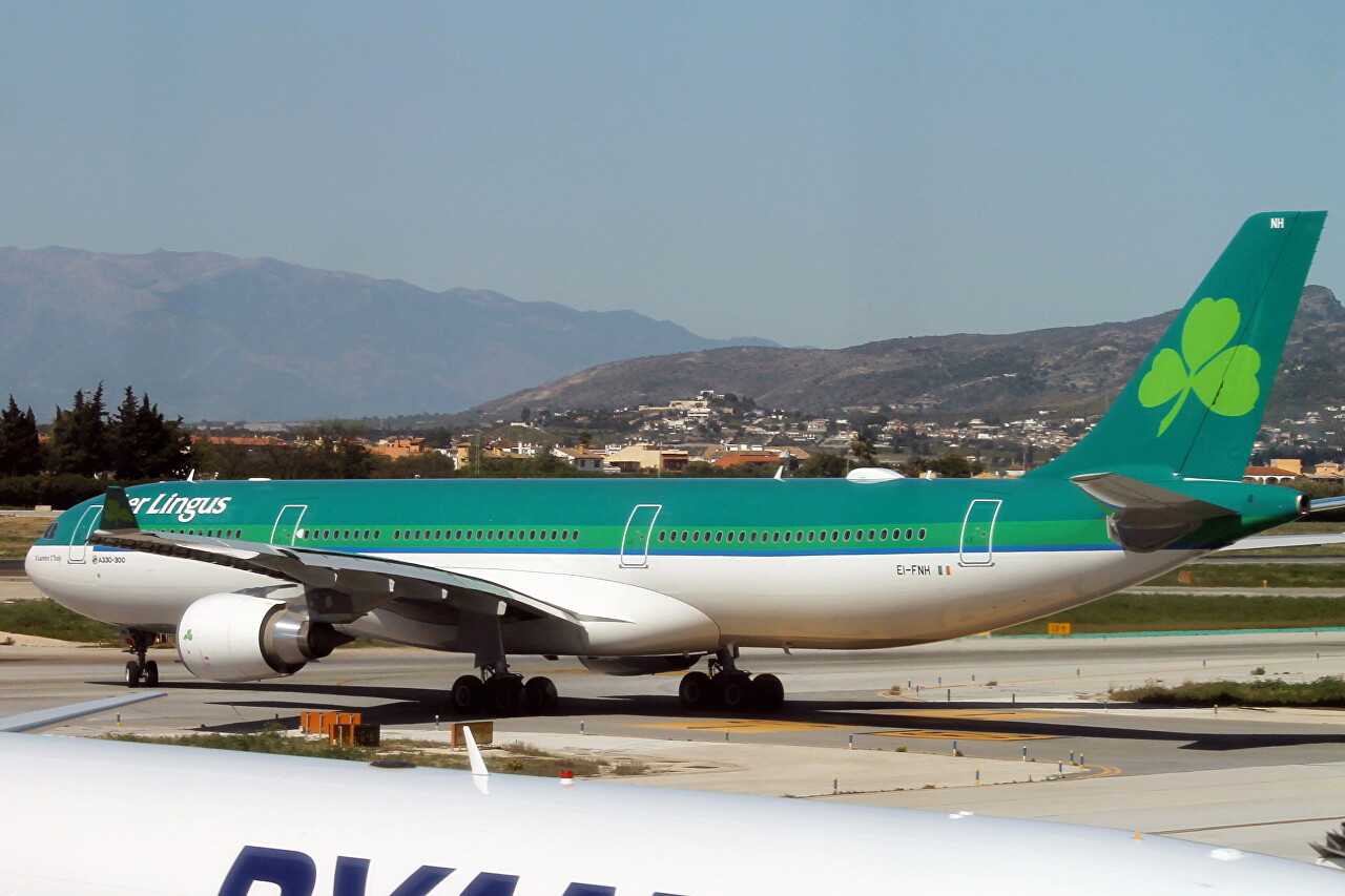 Аэропорт Малага-Коста-дель-Соль. Aer Lingus FI-FNH A330-302