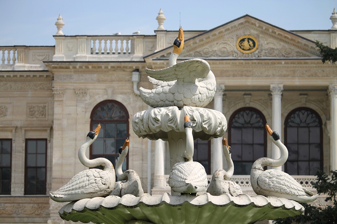 Swan fountain (Kuğulu Çeşme), Dolmabahçe Palace