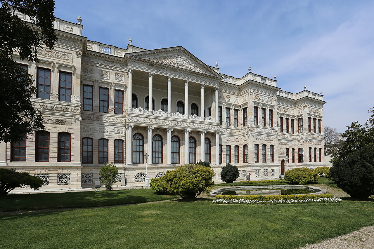 National Museum of Palace paintings (Milli Saraylar Resim Müzesi)