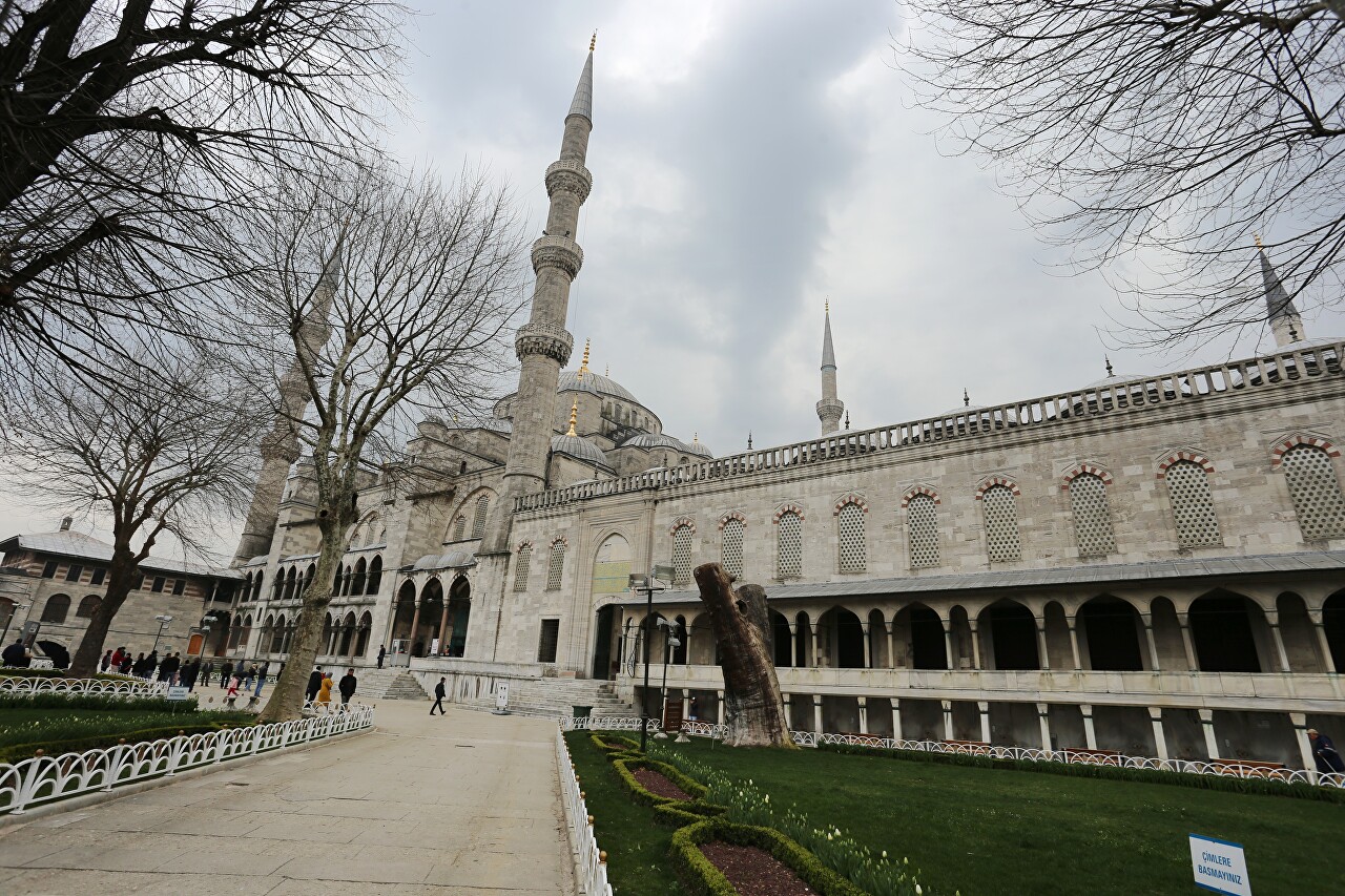 Mosque of Sultan Ahmet (Sultan Ahmet Camii), Blue mosque