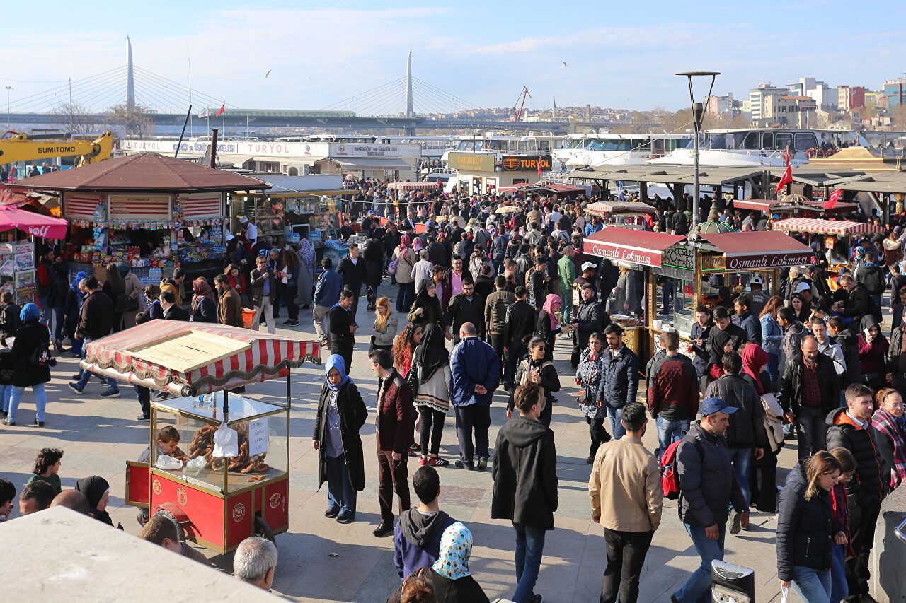 Фаст-фуд на  площади Эминёню, Самбул