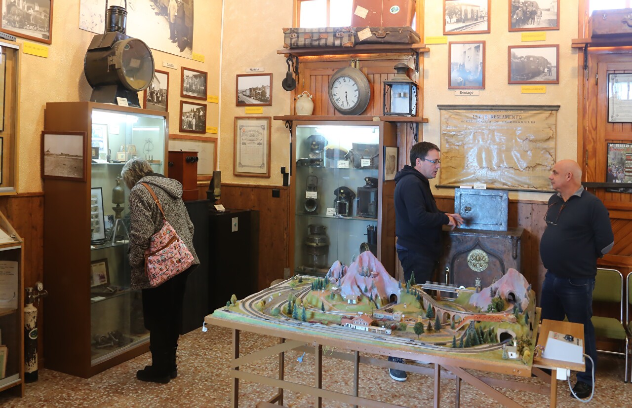 Alcoy-Gandia Railway Museum, Almoines