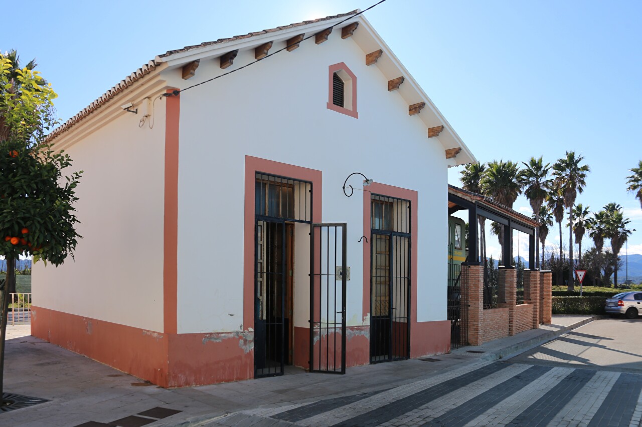 Alcoy-Gandia Railway Museum, Almoines