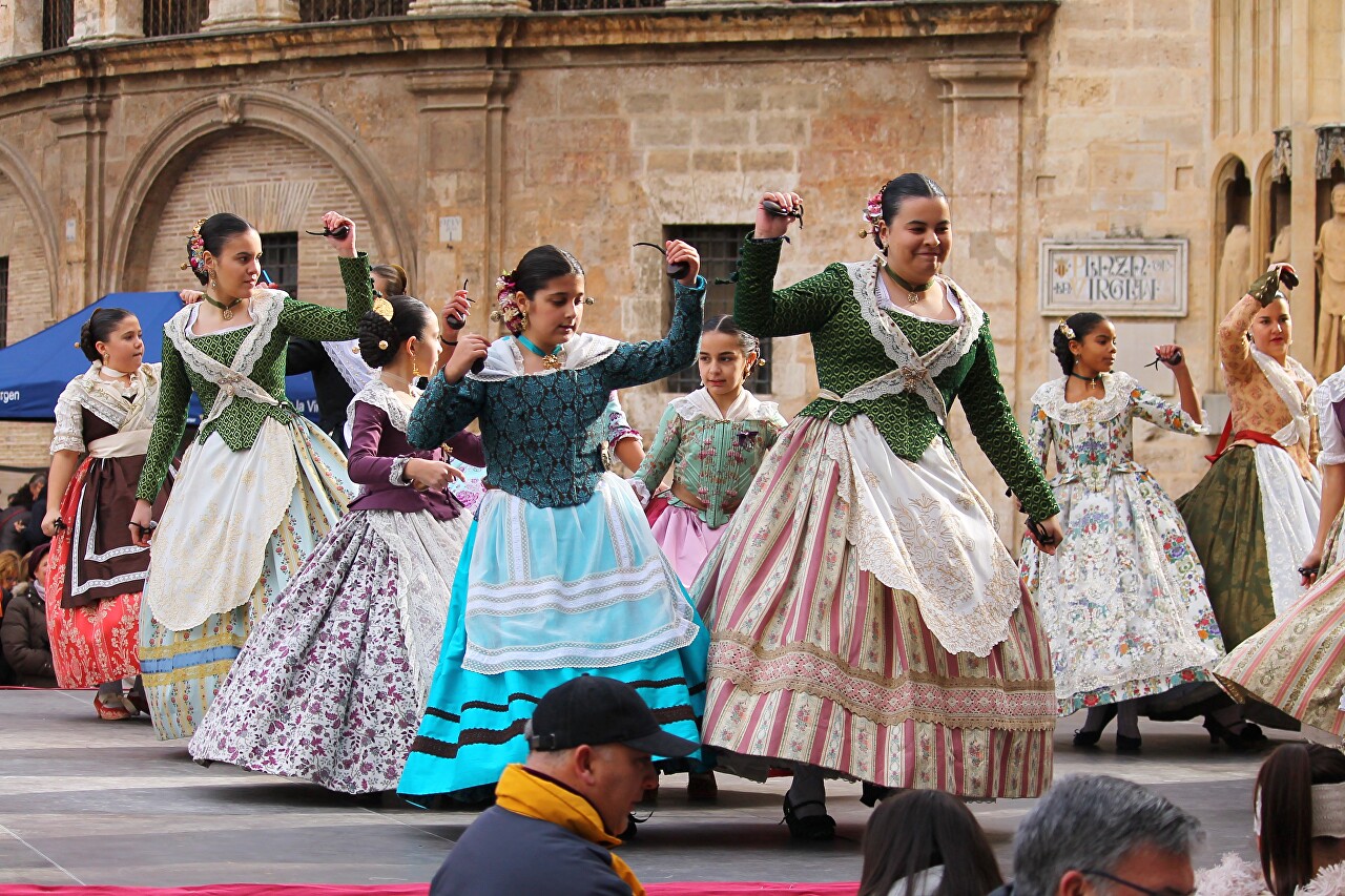 Folklore festival on the Plaza de la Virgen, Valencia