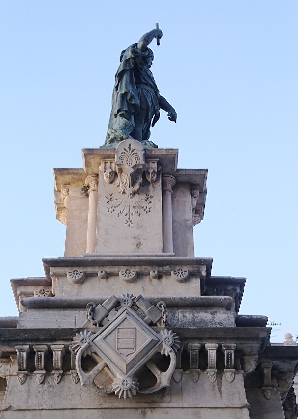Памятник адмиралу Руджеро ди Лауриа, Таррагона