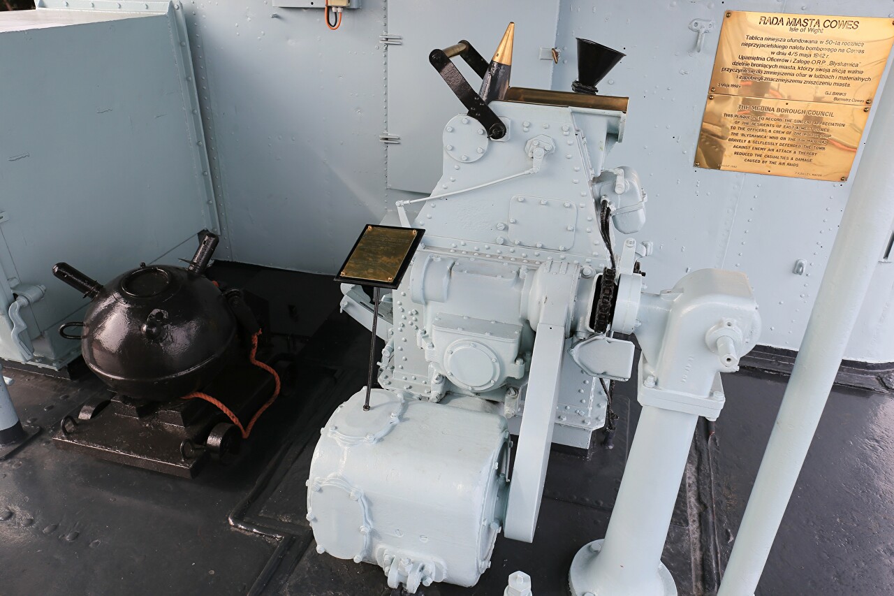 4-inch QF Mk XVI naval gun