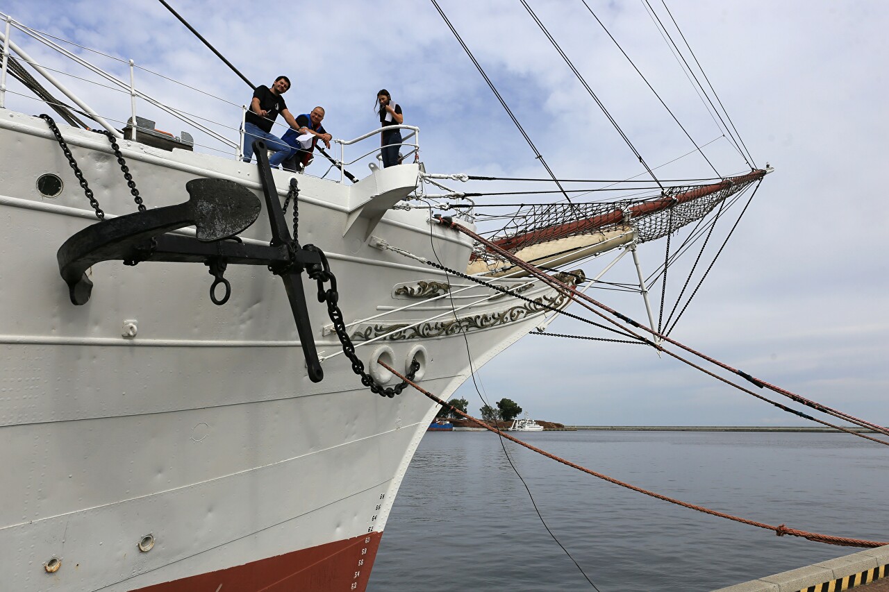 Dar Pomorza sailing ship, Gdynia