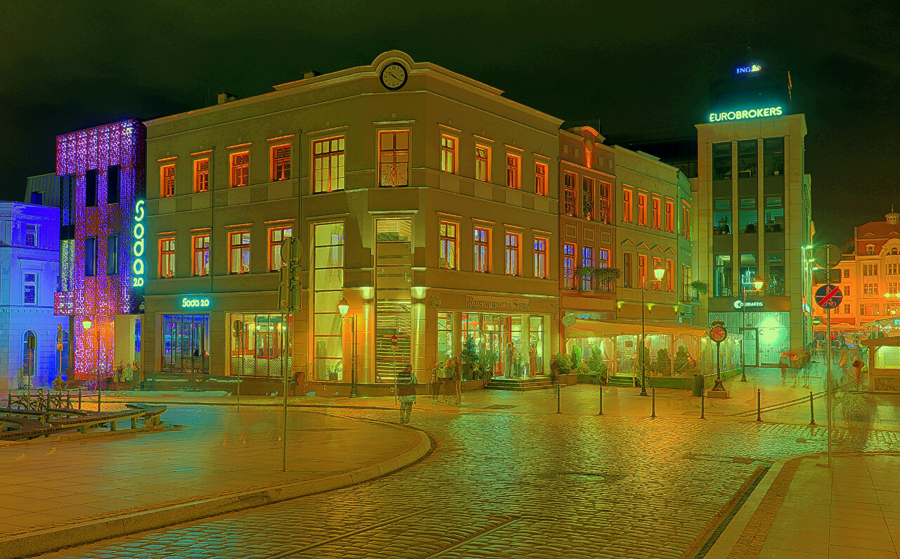 Ночная Быдгощ, экстремальные цвета HDR фото
