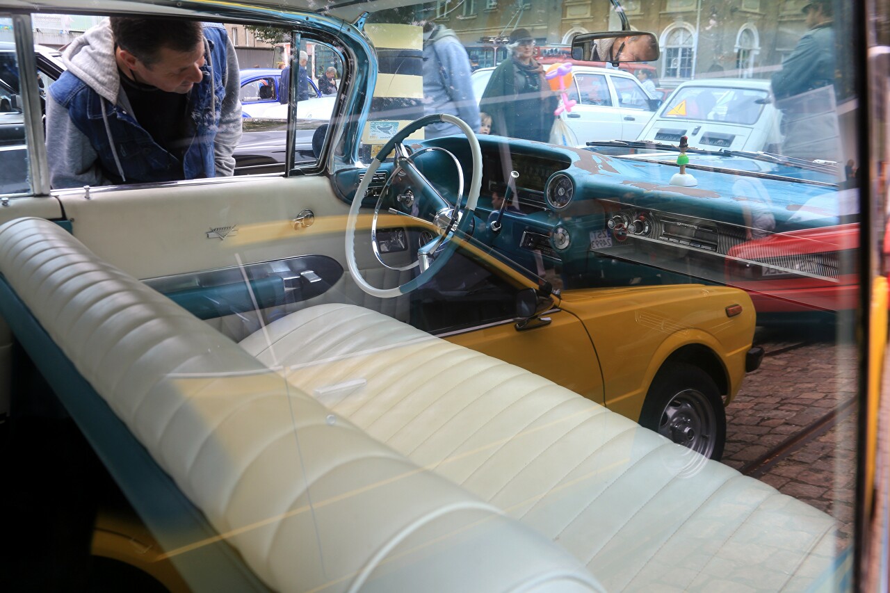 Выставка ретроавтомобилей в Щецине