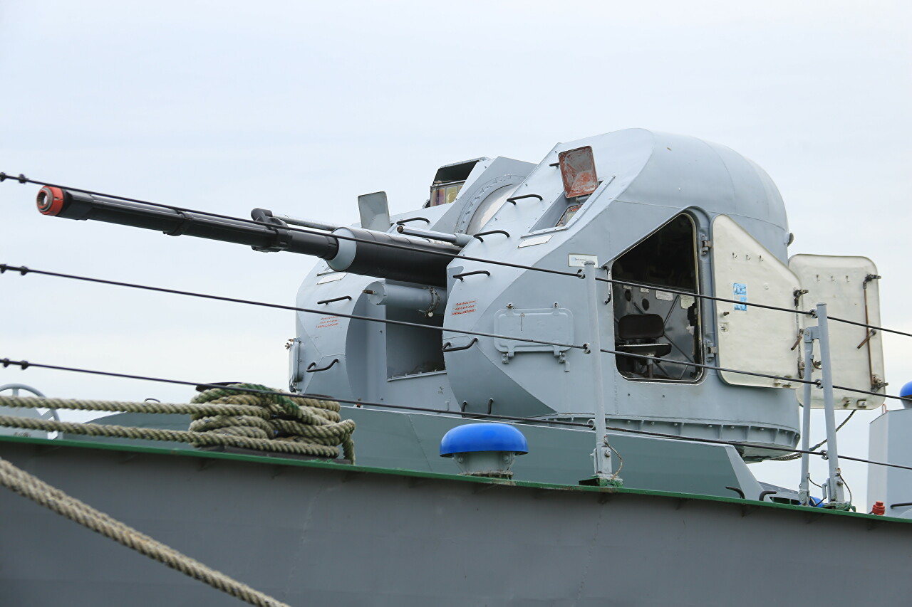 АК-176 Soviet Naval Gun