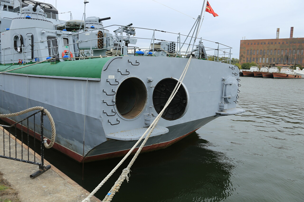 1241.RE 'Molnija' (Tarantul-class) missile boat