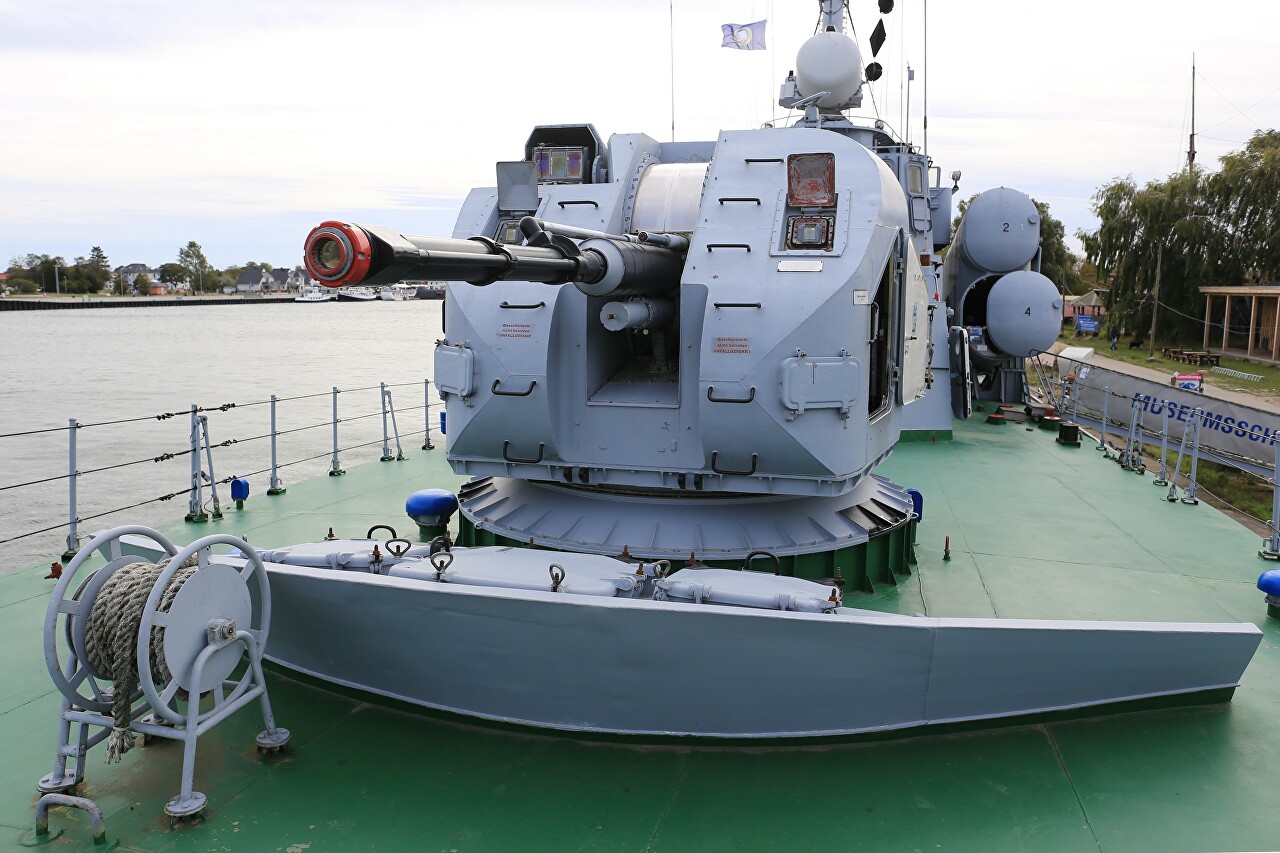 Корабельная артустановка АК-176