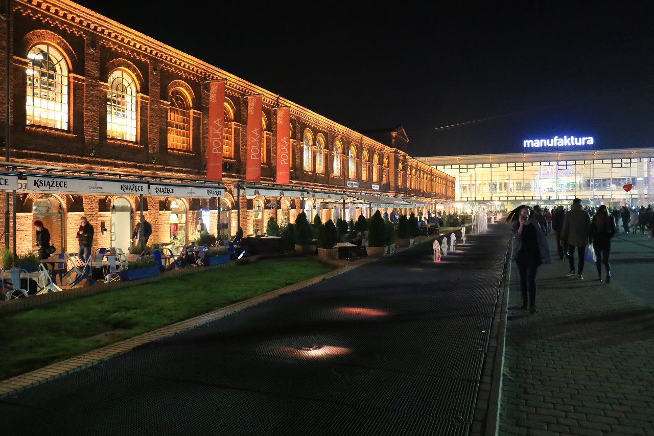 Night Lodz. Manufaktura, a shopping and entertainment complex