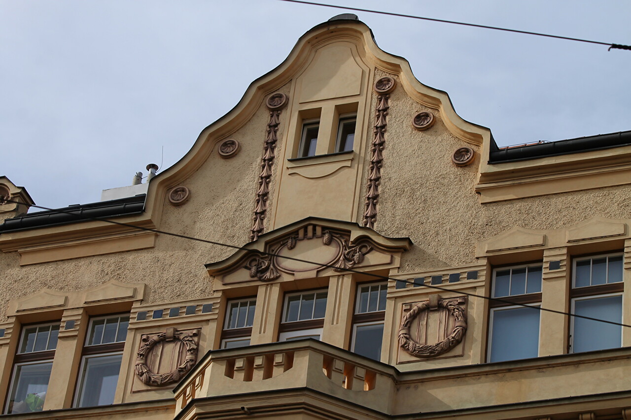 Strossmayer's square (Strossmayerovo náměstí)