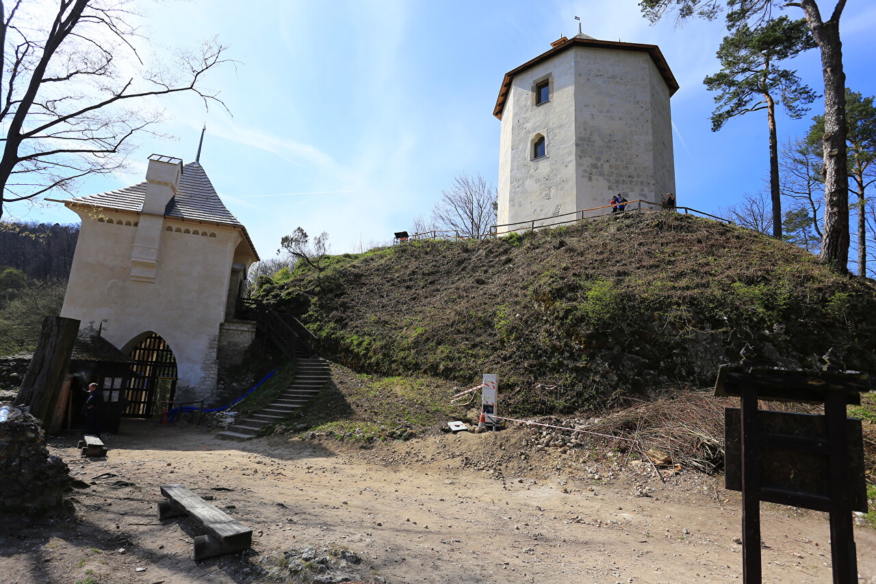 Ойцувский замок