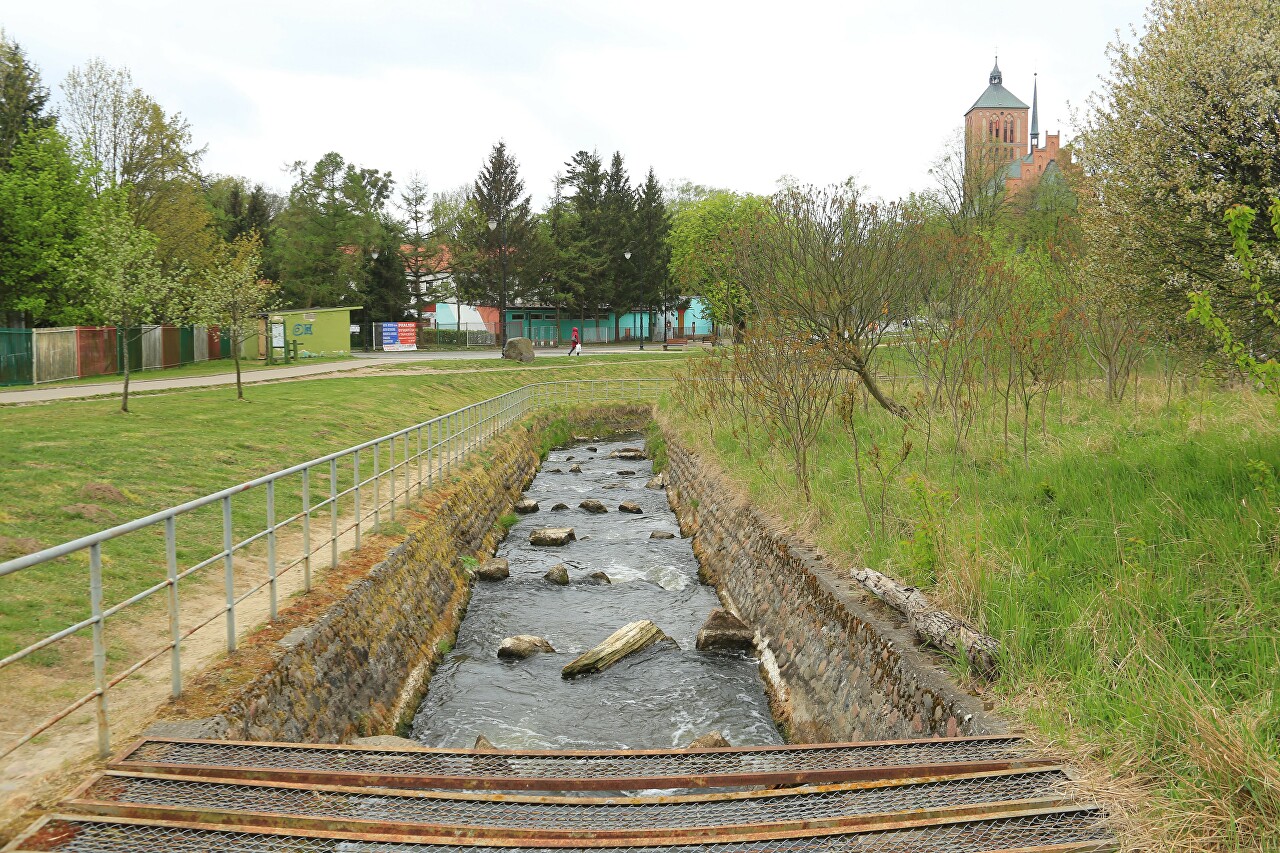 Гидроэлектростанция на реке Пасленка, Бранево