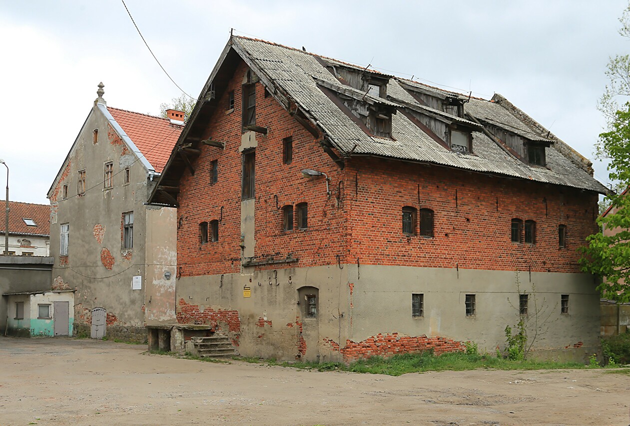 Старые зернохранилища, Бранево