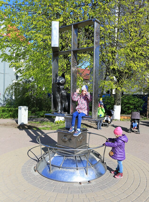 Zelenogradsk. A monument to cats