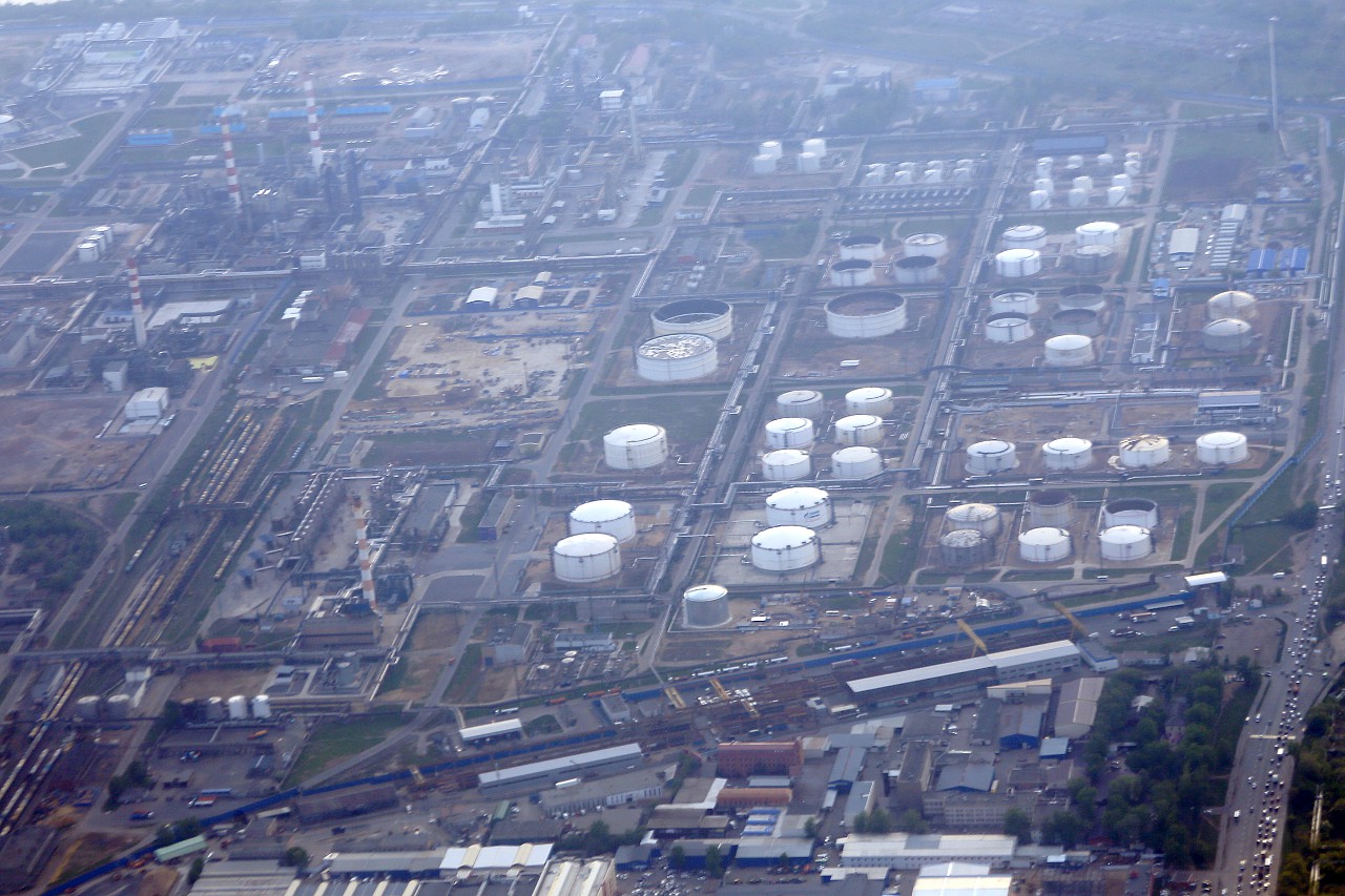 Oil refinery in kapotna