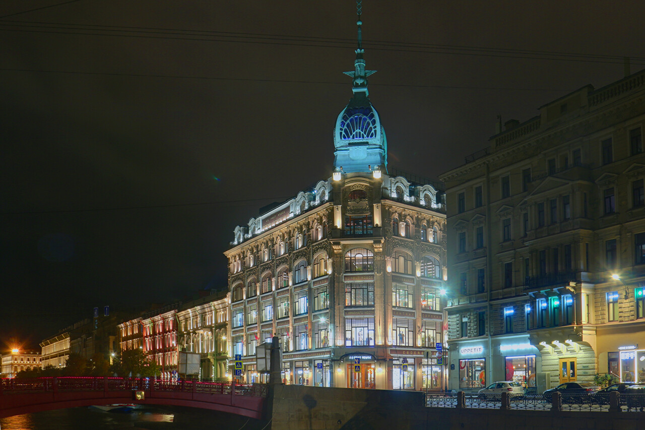 Saint Petersburg, Night Walk